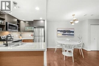 728 14th St W in North Vancouver, BC - Building Photo - Building Photo