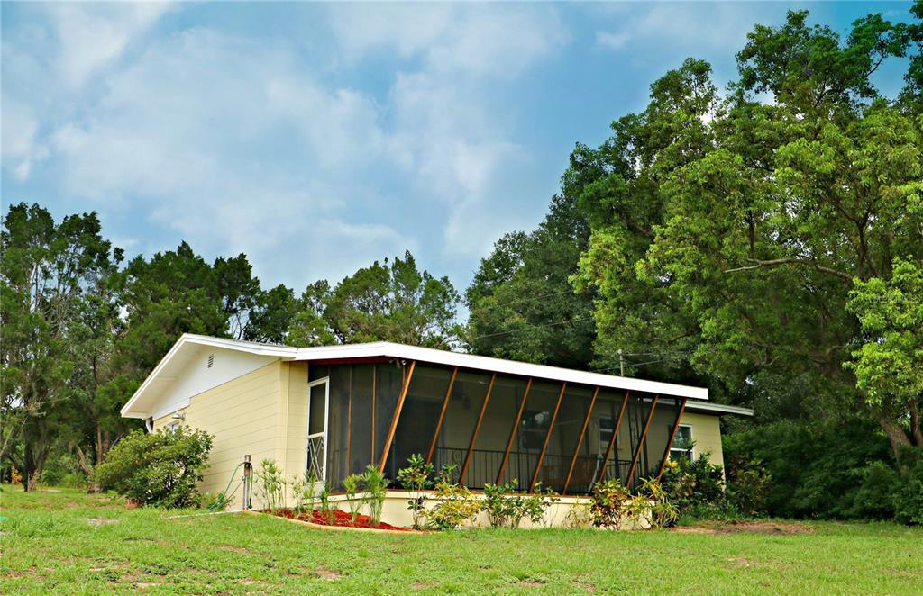 1011 Cody Villa Loop Rd in Babson Park, FL - Building Photo
