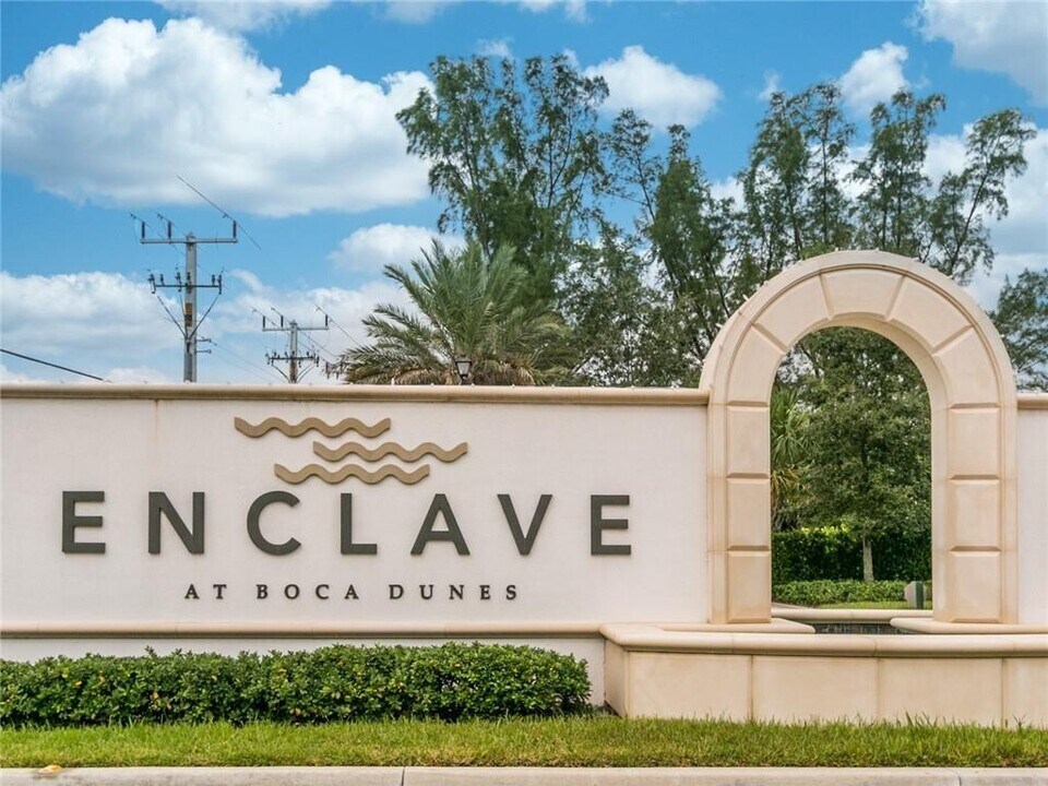 10124 Brickhill Dr in Boca Raton, FL - Building Photo