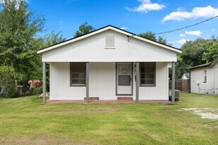 610 Mcnabb St in Lake Charles, LA - Building Photo
