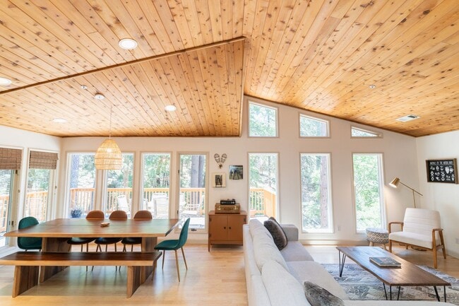 property at 1069 Berne Dr