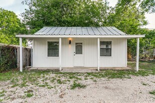 1121 Essex St in San Antonio, TX - Building Photo