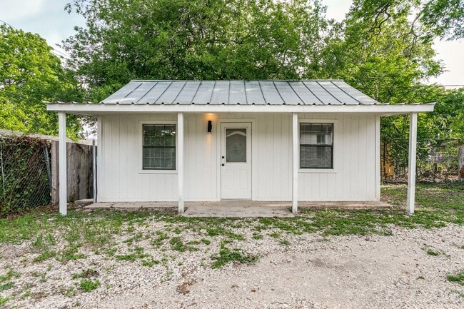 property at 1121 Essex St
