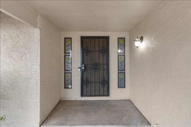 7120 W Sunnyslope Ln in Peoria, AZ - Building Photo - Building Photo