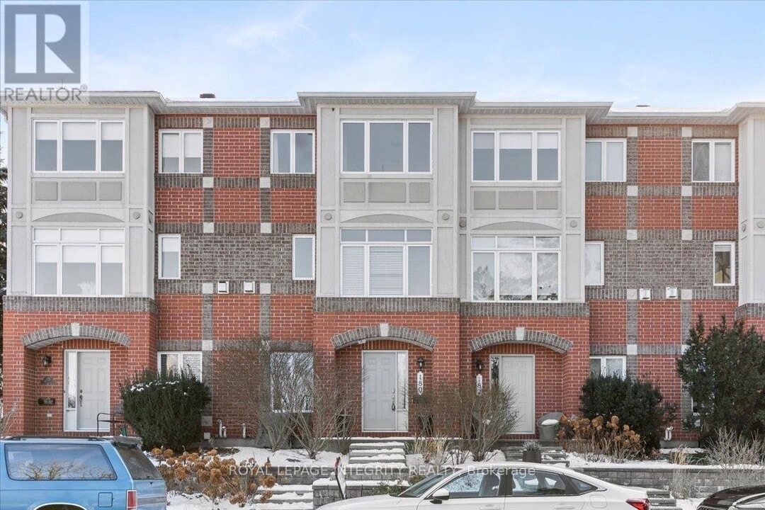180 Clearview Ave in Ottawa, ON - Building Photo