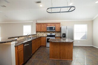10511 Saratoga Square in Sienna, TX - Building Photo - Building Photo