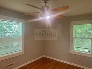 6408 Blue Ridge Cutoff in Raytown, MO - Building Photo - Building Photo