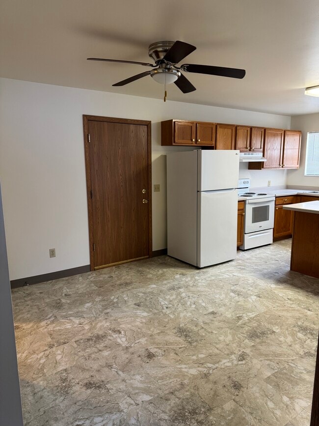 3116 Wilson Ave, Unit #1 in Plover, WI - Foto de edificio - Building Photo