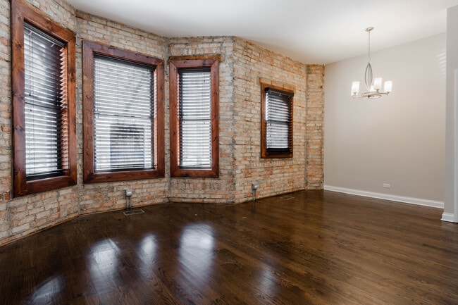 1756 W Montrose Ave, Unit 1 in Chicago, IL - Building Photo - Building Photo