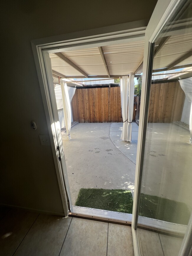 501 S Calle Abronia, Unit Apt c in Palm Springs, CA - Building Photo - Building Photo