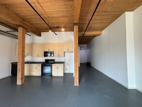88 Gerrish Ave, Unit 205 in Chelsea, MA - Foto de edificio - Building Photo