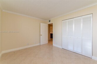 545 SE 12th St in Dania Beach, FL - Building Photo - Building Photo