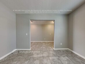 205 English Heritage Pl in Dover, FL - Foto de edificio - Building Photo