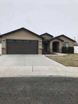 2496 Forge St in Twin Falls, ID - Building Photo