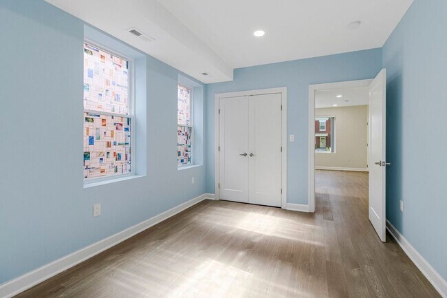 property at 1929 2nd St NE