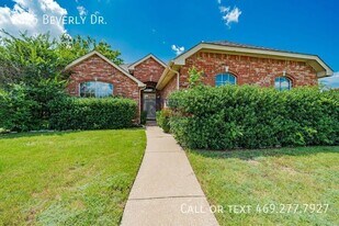 2825 Beverly Dr in Rockwall, TX - Building Photo