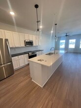 Farmville Lakes Apartments 605 in Auburn, AL - Building Photo - Interior Photo