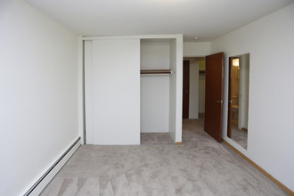 Bossen Park Apartments in Minneapolis, MN - Building Photo - Interior Photo