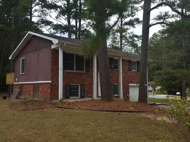 95 Hidden Brook Ct in Atlanta, GA - Building Photo - Building Photo