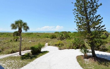 460 Beach Rd in Sarasota, FL - Building Photo - Building Photo