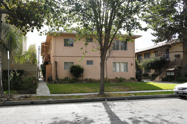 1134 N Columbus Ave in Glendale, CA - Building Photo - Building Photo