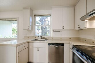 1109 Drake Ave in Burlingame, CA - Building Photo - Building Photo