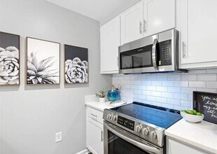 14008 Midlothian Tpke, Unit 206 in Midlothian, VA - Foto de edificio - Building Photo