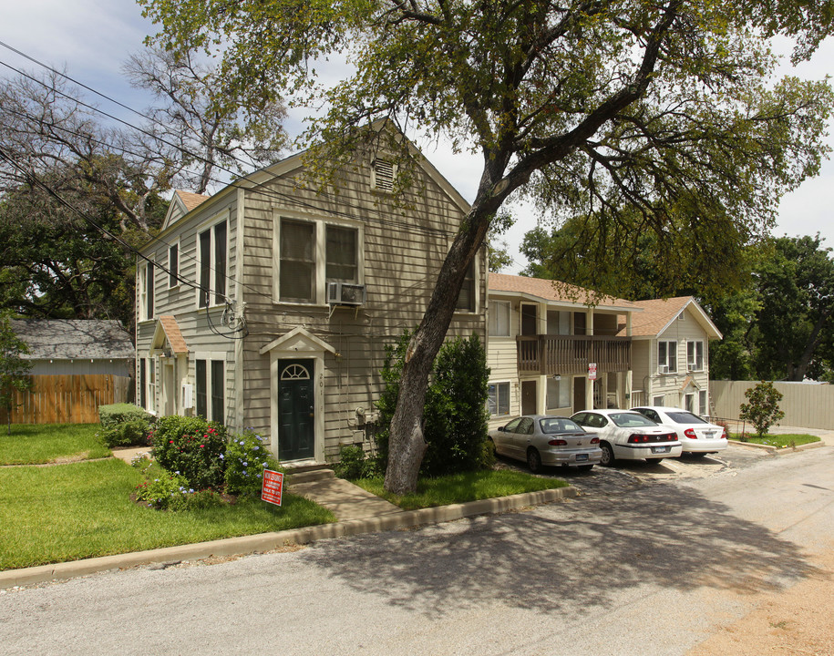 3205 Helms St in Austin, TX - Foto de edificio