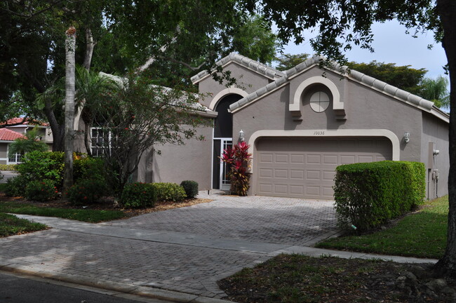 property at 10036 Diamond Lake Rd