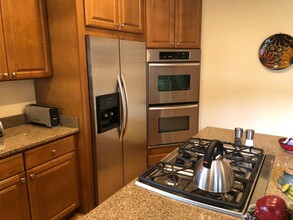 105 E Prospect Ave, Unit C in Mount Prospect, IL - Building Photo - Building Photo