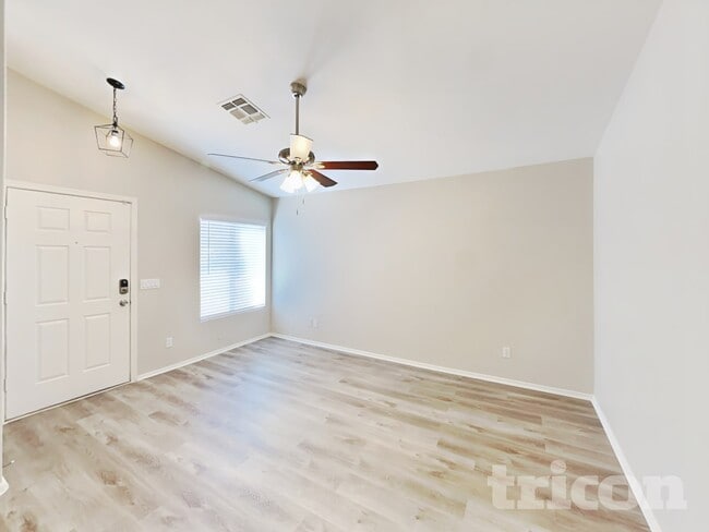 12008 W Rosewood Dr in El Mirage, AZ - Building Photo - Building Photo