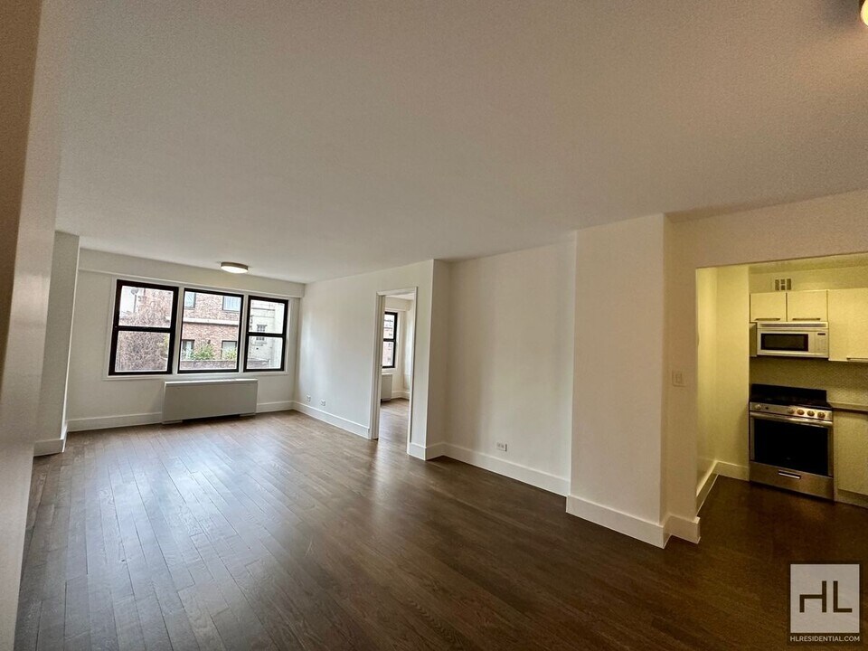 EAST 63 STREET in New York, NY - Building Photo