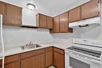 Stephan Manor in Warren, MI - Building Photo - Building Photo