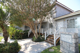 2439 Keystone St in Burbank, CA - Building Photo - Building Photo