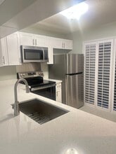 1585 NE Beacon Dr, Unit 1585 NE Beacon Drive 1103 in Jensen Beach, FL - Building Photo - Building Photo