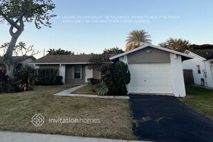 9331 NW 43rd St in Sunrise, FL - Building Photo