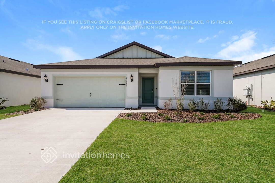 4091 Feldspar Ln, Unit 1214 in Spring Hill, FL - Building Photo