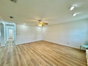 621 85th Ave N in St. Petersburg, FL - Building Photo - Building Photo