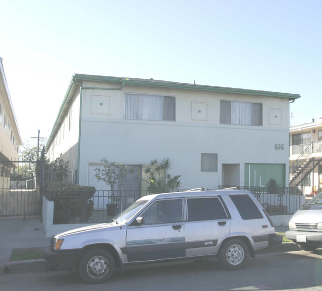 616 W 82nd St in Los Angeles, CA - Building Photo - Building Photo