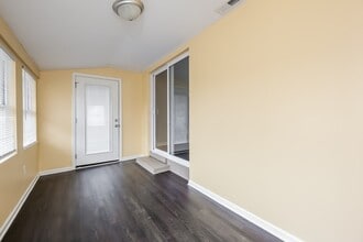 122 Apollo Ave in Greer, SC - Foto de edificio - Building Photo