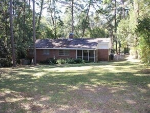 2073 Hollywood Dr in Tallahassee, FL - Building Photo - Building Photo