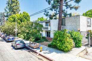 Parc Tarzana in Tarzana, CA - Building Photo