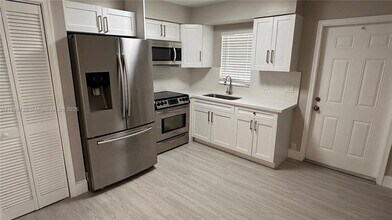216 NW 12th St in Pompano Beach, FL - Building Photo - Building Photo