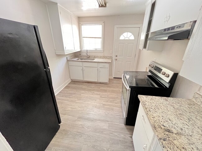 property at 4844 Linden St