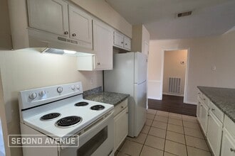 7706 Waterchase Dr in Missouri City, TX - Foto de edificio - Building Photo