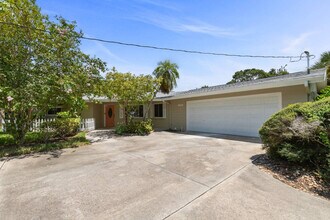 460 Magellan Dr in Sarasota, FL - Building Photo - Building Photo
