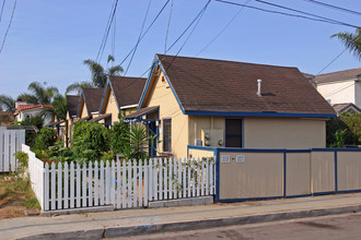 Moonlight Village in Encinitas, CA - Building Photo - Building Photo