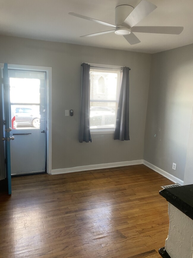 3241 Edgemont St in Philadelphia, PA - Building Photo - Building Photo