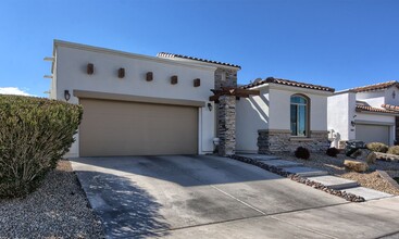 7360 Skyrocket Dr in El Paso, TX - Foto de edificio - Building Photo