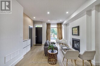 47 Manderley Dr in Toronto, ON - Building Photo - Building Photo